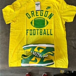 Nike Oregon Yellow T-Shirt and Green Sneakers